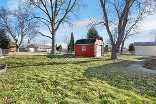 27 Hawthorne Ln, Streamwood, IL 60107 - Photo 20