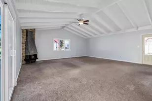 27 Hawthorne Ln, Streamwood, IL 60107 - Photo 4