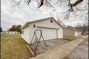 408 W Franklin St, Fithian, IL 61844 - Photo 6