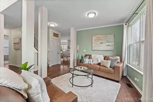 226 Woodland Park Cir, Gilberts, IL 60136 - Photo 4