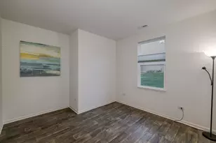 911 Darwin St, North Aurora, IL 60542 - Photo 10