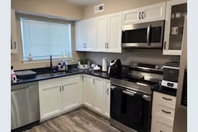 9388 Bay Colony Drive #1S, Des Plaines, IL 60016 - Photo 4