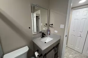 9388 Bay Colony Dr, Des Plaines, IL 60016 - Photo 10