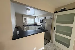 9388 Bay Colony Dr, Des Plaines, IL 60016 - Photo 14