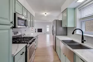 710 S Hawthorne Ave, Elmhurst, IL 60126 - Photo 8