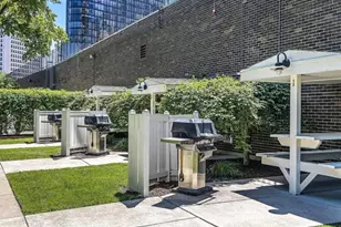 5455 N Sheridan Rd, Chicago, IL 60640 - Photo 10