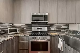 4650 N St Louis Ave, Chicago, IL 60625 - Photo 10
