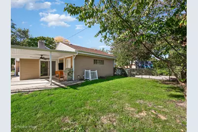 7225 N East Prairie Road, Lincolnwood, IL 60712 - Photo 26