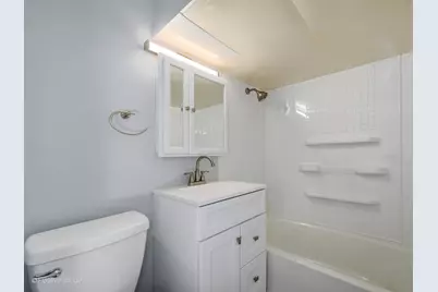 7225 N East Prairie Road, Lincolnwood, IL 60712 - Photo 22