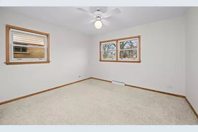 407 E Berkshire Lane, Mount Prospect, IL 60056 - Photo 10