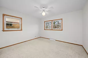 407 E Berkshire Ln, Mount Prospect, IL 60056 - Photo 10