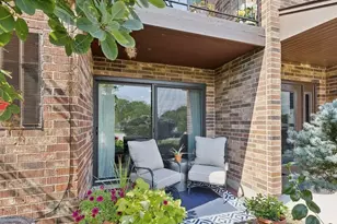 14949 Lake View Dr, Orland Park, IL 60462 - Photo 2