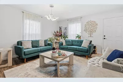 311 Meadow Court, Vernon Hills, IL 60061 - Photo 8