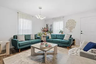 311 Meadow Ct, Vernon Hills, IL 60061 - Photo 8