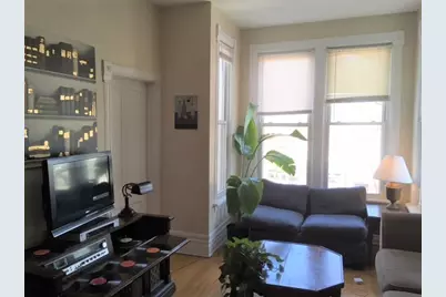 1749 W Barry Avenue, Chicago, IL 60657 - Photo 2