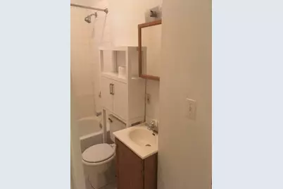 1749 W Barry Avenue, Chicago, IL 60657 - Photo 14