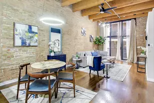 300 W Grand Ave, Chicago, IL 60654 - Photo 4