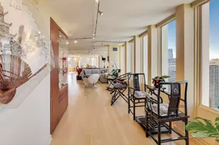 100 E Walton St, Chicago, IL 60611 - Photo 24