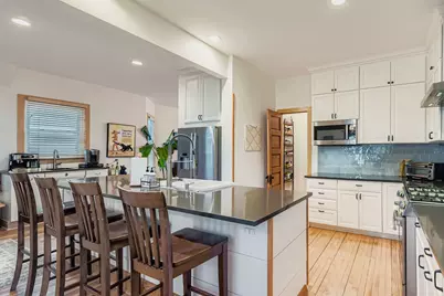 4237 N Avers Avenue, Chicago, IL 60618 - Photo 10