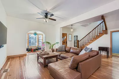 4237 N Avers Avenue, Chicago, IL 60618 - Photo 4