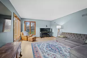 9620 Fox Shores Dr, Algonquin, IL 60102 - Photo 6