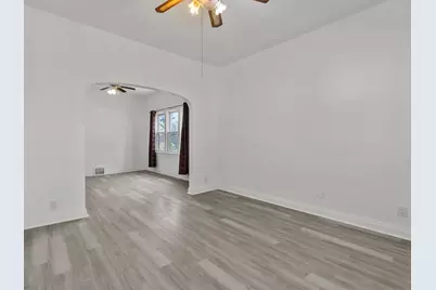 13346 S Carondolet Avenue, Chicago, IL 60633 - Photo 2