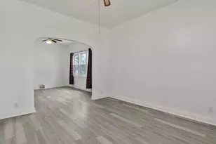 13346 S Carondolet Ave, Chicago, IL 60633 - Photo 2