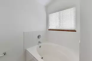 2910 Bloomfield Dr, Joliet, IL 60436 - Photo 18