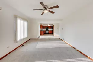 2910 Bloomfield Dr, Joliet, IL 60436 - Photo 12