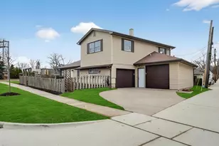 43 S Craig Pl, Lombard, IL 60148 - Photo 2