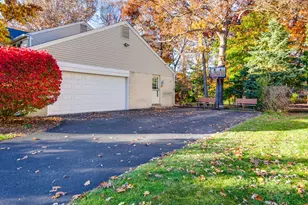 30 Regent Ln, Lincolnshire, IL 60069 - Photo 34