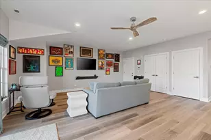 319 S Glendale Ave, Barrington, IL 60010 - Photo 6