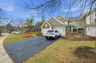 1164 Talbots Ln, Elk Grove Village, IL 60007 - Photo 2