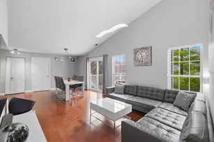 1164 Talbots Ln, Elk Grove Village, IL 60007 - Photo 4