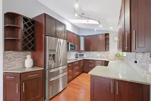 1164 Talbots Ln, Elk Grove Village, IL 60007 - Photo 12