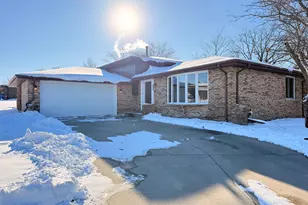 3518 Jacqueline Dr, Crete, IL 60417 - Photo 2