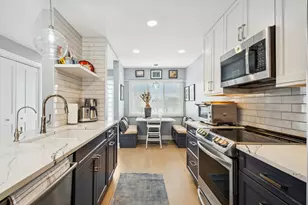 1 Dee Road N, Park Ridge, IL 60068 - Photo 4