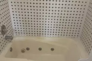 528 N Horsman St, Rockford, IL 61101 - Photo 6