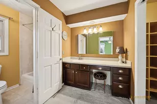 1402 N Millstream Dr, McHenry, IL 60050 - Photo 12