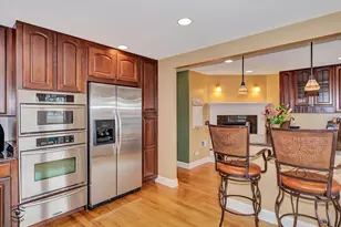 9521 S Sawyer Ave, Evergreen Park, IL 60805 - Photo 8