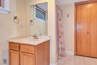 9521 S Sawyer Avenue, Evergreen Park, IL 60805 - Photo 16