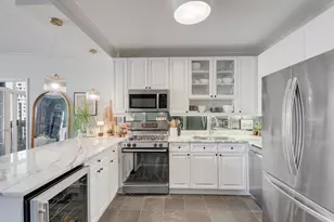 21 W Chestnut St, Chicago, IL 60610 - Photo 8