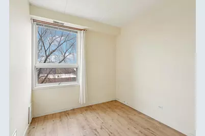 974 W 35th Place #302, Chicago, IL 60609 - Photo 12