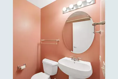 974 W 35th Place #302, Chicago, IL 60609 - Photo 16