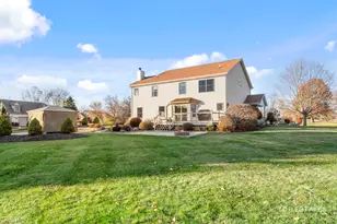 2303 Fox Bluff Ln, Spring Grove, IL 60081 - Photo 34