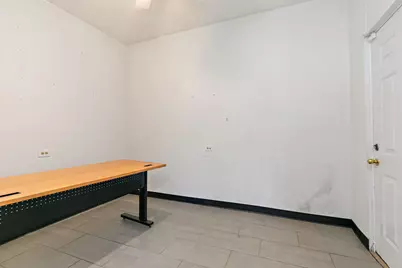 59 S Grove Avenue #LOWER, Elgin, IL 60120 - Photo 10