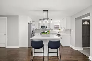 819 E 98th Pl, Chicago, IL 60628 - Photo 10