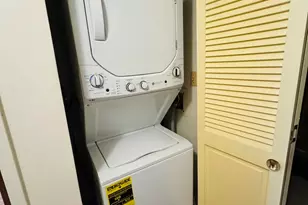 7525 Nantucket Dr, Darien, IL 60561 - Photo 16