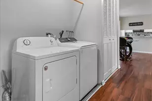 6207 Kit Carson Dr, Hanover Park, IL 60133 - Photo 10