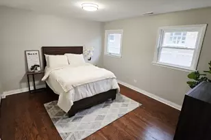 2817 W 100th Pl, Evergreen Park, IL 60805 - Photo 8